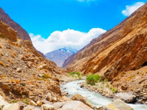 Trekking from Darshai to the Yurt camp